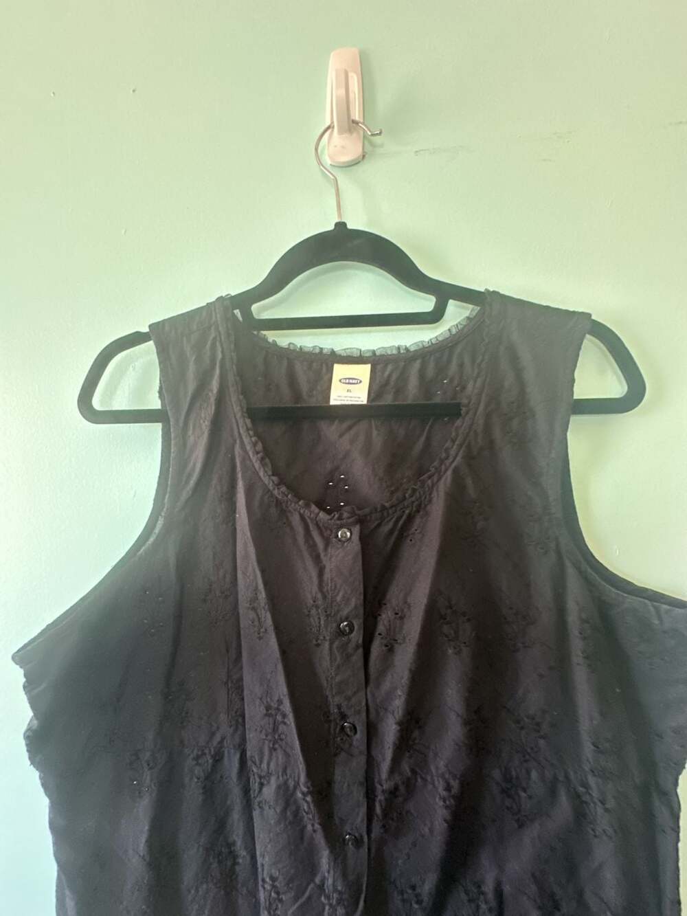 Old Navy Black Embroidered Button-Front Tank Top XL